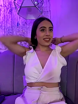 AbyThompson online show from November 9, 2025, 2:10 pm