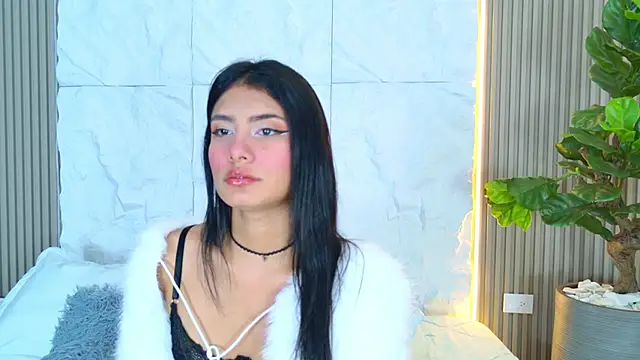 LaurenRodriiguez online show from April 13, 2026, 12:42 pm