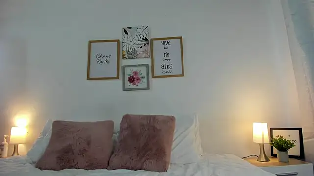 Snapshot of LaurenRodriiguez chatting on February 19, 2026, 6:49 pm LaurenRodriiguez online show from February 19, 2026, 6:49 pm