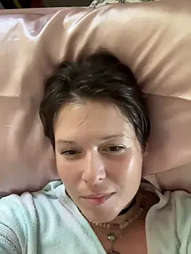 Snapshot of KatieBARBiE98 chatting on July 2, 2026, 12:11 pm KatieBARBiE98 online show from July 2, 2026, 12:11 pm