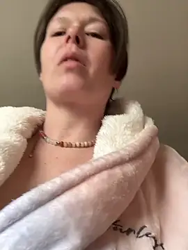 KatieBARBiE98 online show from March 25, 2026, 3:44 pm