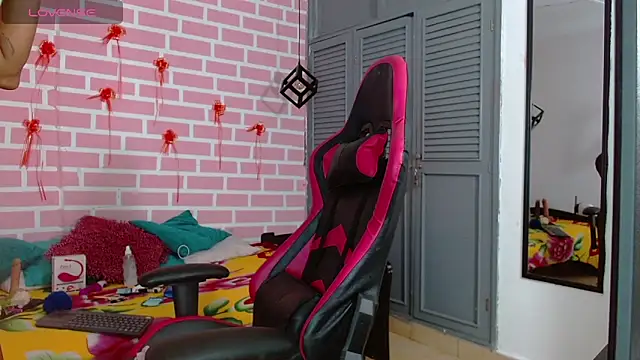 analus-01 online show from March 21, 2025, 3:22 am