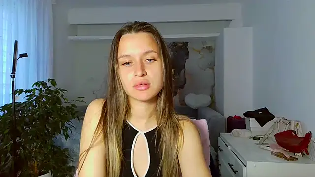 Submissive love online show from June 3, 2026, 6:12 pm