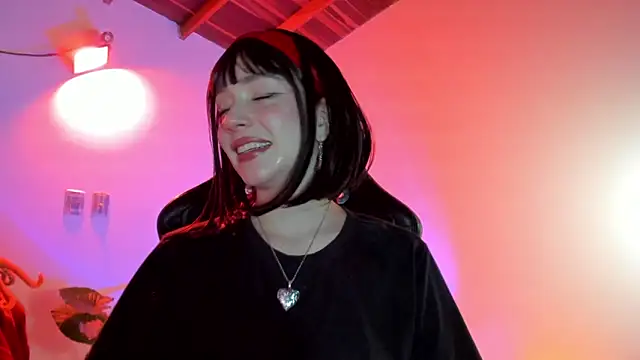 Snapshot of sweeet_peach chatting on April 30, 2026, 4:30 am sweeet peach online show from April 30, 2026, 4:30 am
