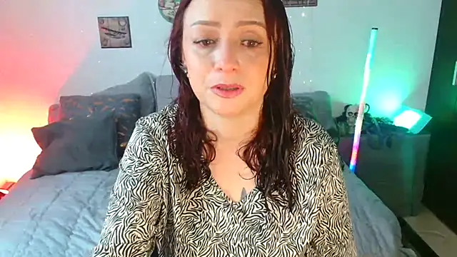 catalinamommyx online show from November 30, 2025, 9:04 pm