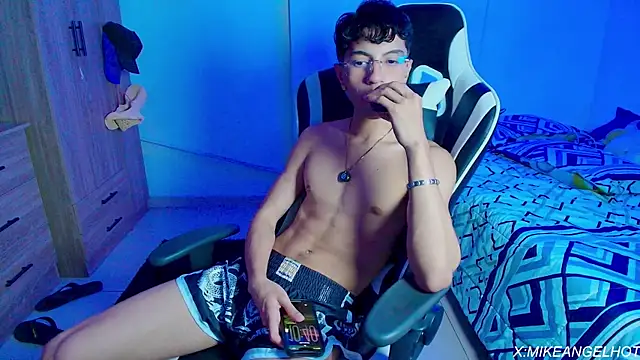 Angelligth online show from April 1, 2026, 3:41 am