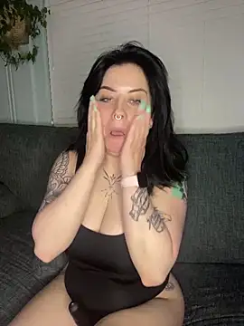 Snapshot of NaomiSquirts chatting on March 16, 2025, 8:21 pm NaomiSquirts online show from March 16, 2025, 8:21 pm