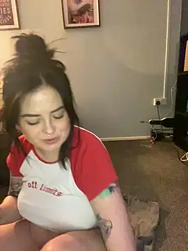 Snapshot of NaomiSquirts chatting on February 26, 2025, 10:04 pm NaomiSquirts online show from February 26, 2025, 10:04 pm