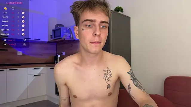 Snapshot of Marcus_Lovrov chatting on October 18, 2025, 1:24 pm Marcus Lovrov online show from October 18, 2025, 1:24 pm