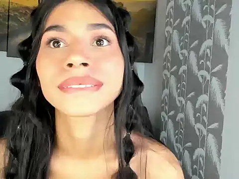 Snapshot of _violetadulce chatting on January 4, 2025, 7:03 am violetadulce online show from January 4, 2025, 7:03 am