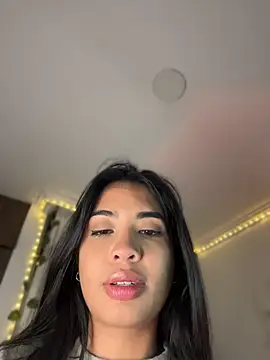 lina pink online show from April 24, 2026, 2:46 am