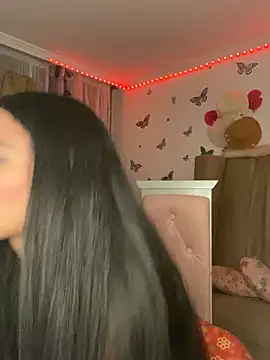 lina pink online show from January 17, 2025, 3:45 am