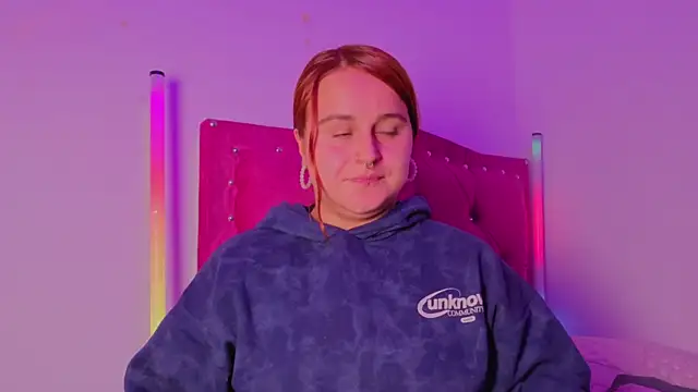 evy orange1 online show from December 3, 2025, 12:23 am