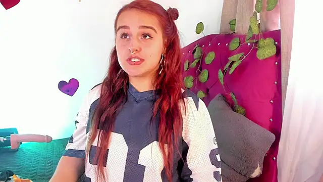 Snapshot of evy_orange1 chatting on February 25, 2025, 7:16 pm evy orange1 online show from February 25, 2025, 7:16 pm