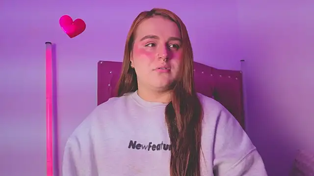 Snapshot of evy_orange1 chatting on October 10, 2025, 12:33 am evy orange1 online show from October 10, 2025, 12:33 am