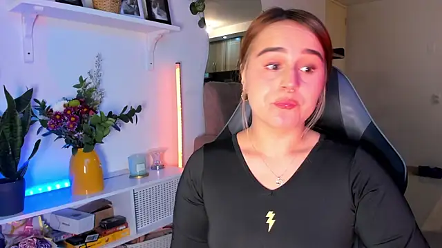 evy orange1 online show from March 7, 2026, 1:34 am