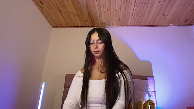 Snapshot of miaa_saenz1 chatting on October 7, 2025, 4:13 am miaa saenz1 online show from October 7, 2025, 4:13 am