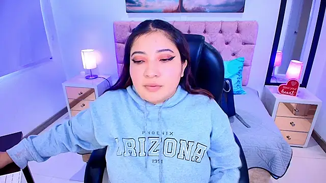 Emma monserrat online show from November 29, 2025, 7:47 pm