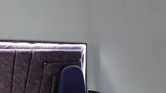 Penelope Fox14 online show from November 27, 2025, 1:22 pm