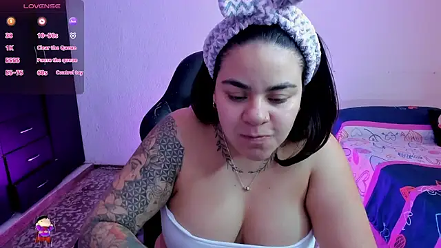 Sharon hils online show from November 10, 2025, 3:06 pm