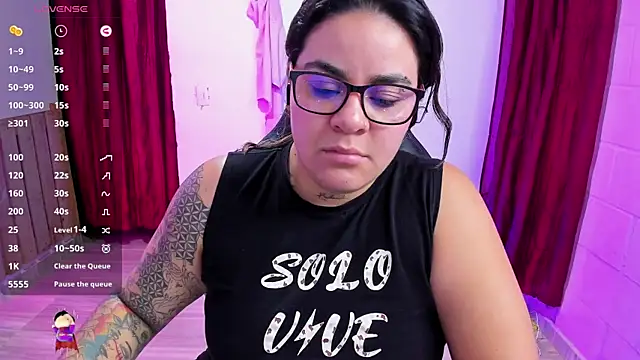 Snapshot of Sharon_hils chatting on January 9, 2025, 8:55 pm Sharon hils online show from January 9, 2025, 8:55 pm