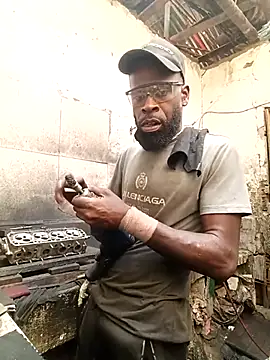 Yairelnegro online show from November 22, 2025, 7:46 pm