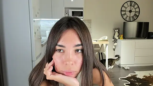 nilliluv online show from September 28, 2025, 8:05 pm