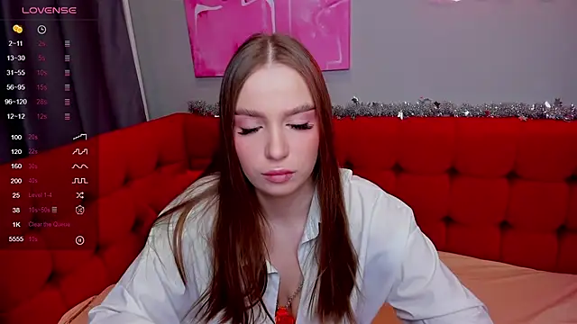 Snapshot of Michelle_Miler chatting on January 8, 2025, 1:32 am Michelle Miler online show from January 8, 2025, 1:32 am