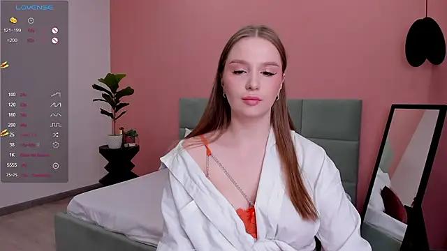 Snapshot of Michelle_Miler chatting on March 21, 2025, 1:34 am Michelle Miler online show from March 21, 2025, 1:34 am