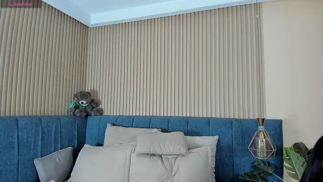 kathecute   online show from March 22, 2026, 1:53 am