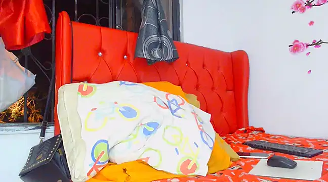 Snapshot of VeronicaDocell chatting on March 23, 2025, 3:43 am VeronicaDocell online show from March 23, 2025, 3:43 am