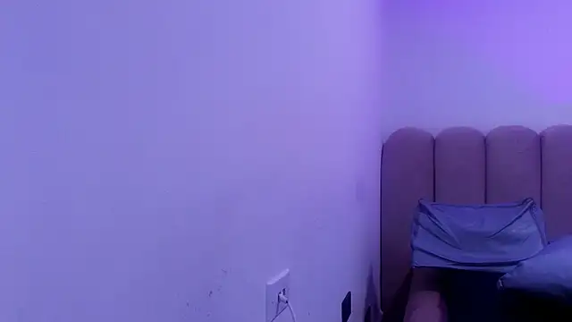 nicol f online show from April 18, 2026, 3:09 am