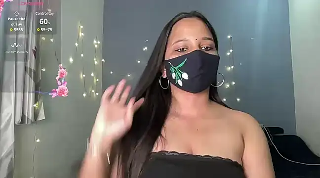 Snapshot of Varnika_aarora chatting on March 17, 2025, 11:00 am Varnika aarora online show from March 17, 2025, 11:00 am