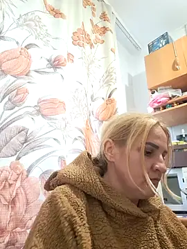 Malichkaanna30 online show from October 23, 2025, 1:21 pm