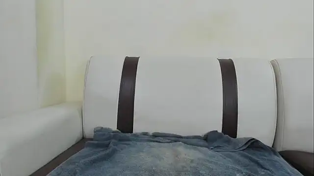 lunainsane58 online show from April 11, 2026, 9:29 pm