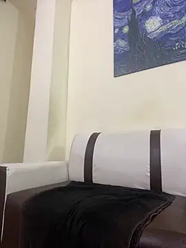 lunainsane58 online show from March 27, 2026, 8:37 am