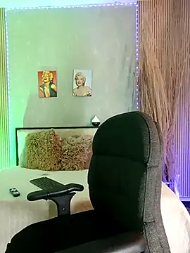 nahiarapalmer19 online show from February 7, 2026, 12:18 am