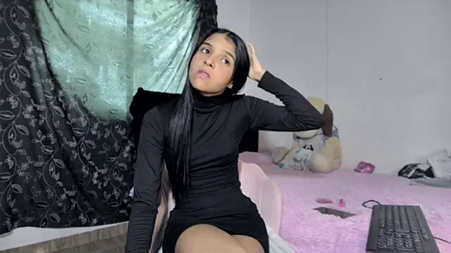 Snapshot of Michi_sexy chatting on April 6, 2026, 2:29 pm Michi sexy online show from April 6, 2026, 2:29 pm