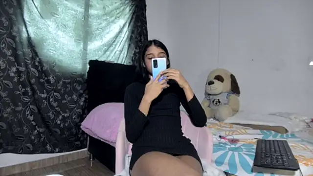 Snapshot of Michi_sexy chatting on March 18, 2026, 2:52 pm Michi sexy online show from March 18, 2026, 2:52 pm