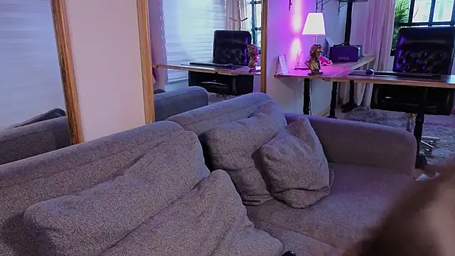 Snapshot of missy_taylor_ chatting on October 1, 2025, 8:35 pm missy taylor online show from October 1, 2025, 8:35 pm