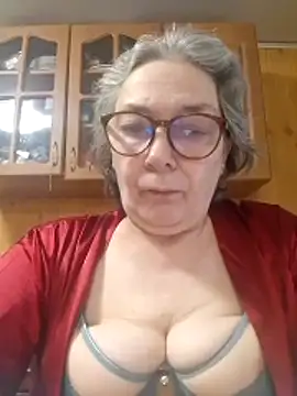 Snapshot of IrinaSweet54 chatting on May 12, 2026, 7:38 am IrinaSweet54 online show from May 12, 2026, 7:38 am