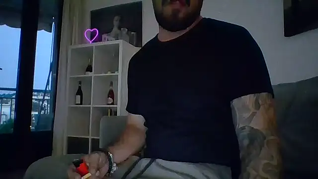 bobotatto online show from August 1, 2026, 4:32 am
