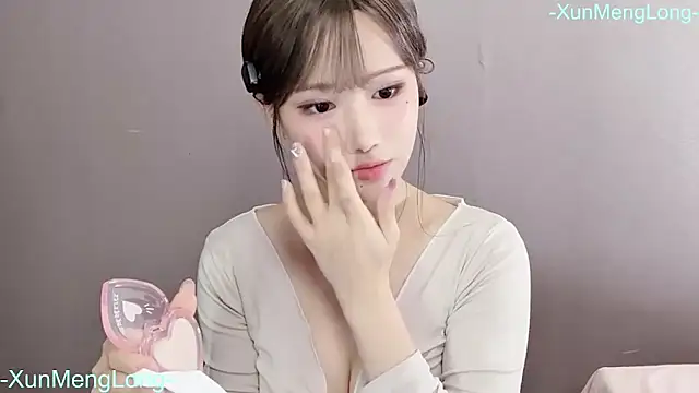 -XunMengLong- online show from May 8, 2026, 6:56 pm