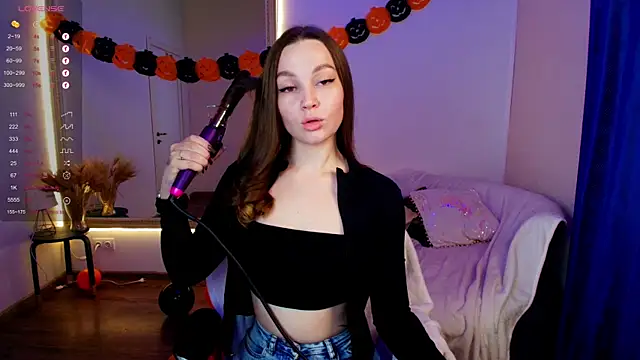 Snapshot of an6elica chatting on October 29, 2025, 2:43 am an6elica online show from October 29, 2025, 2:43 am