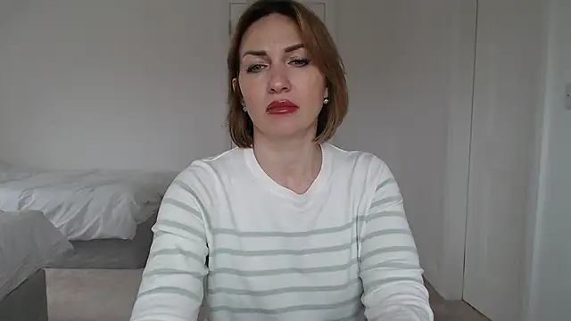 Mallinia online show from March 17, 2025, 4:01 pm