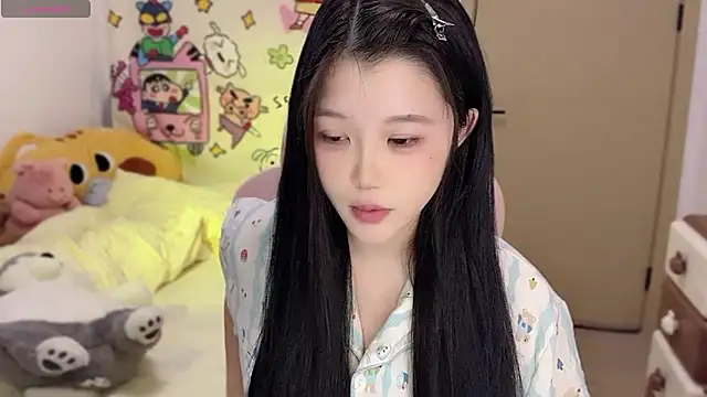 Snapshot of xiSSts chatting on November 2, 2025, 8:25 pm xiSSts online show from November 2, 2025, 8:25 pm