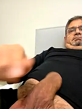 axecoman60 online show from December 3, 2025, 9:03 pm