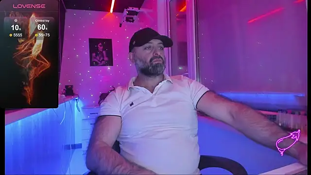 Snapshot of MAGABEAR077 chatting on December 16, 2025, 3:27 pm MAGABEAR077 online show from December 16, 2025, 3:27 pm