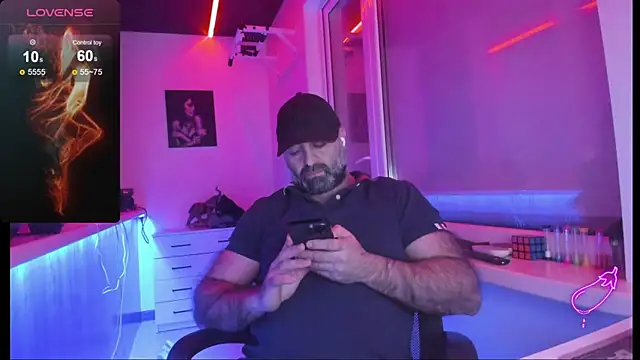 Snapshot of MAGABEAR077 chatting on December 22, 2025, 10:59 am MAGABEAR077 online show from December 22, 2025, 10:59 am