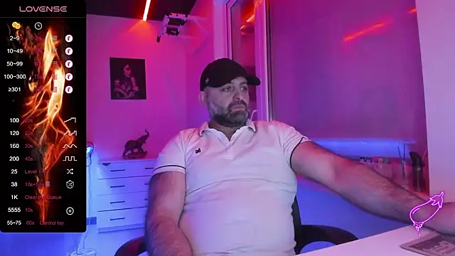 Snapshot of MAGABEAR077 chatting on February 8, 2026, 12:58 pm MAGABEAR077 online show from February 8, 2026, 12:58 pm